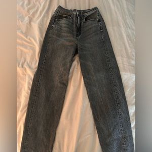 American Eagle Black Strigid Mom Jean Size 00.